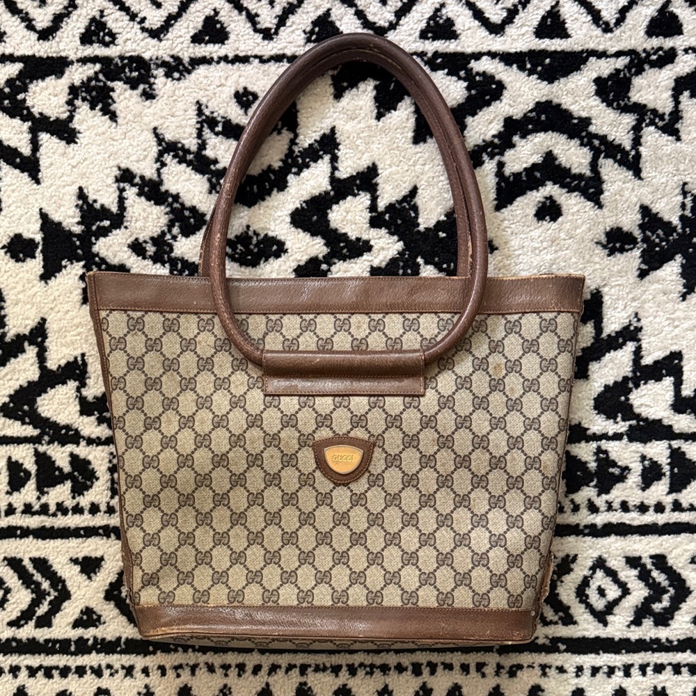 Gucci: Very rare! GG Canvas and Leather Round Handle Tote
